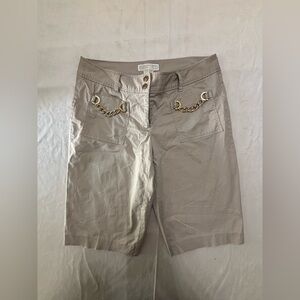 Micheal Kors Khaki Shorts Gold Chains Size 8